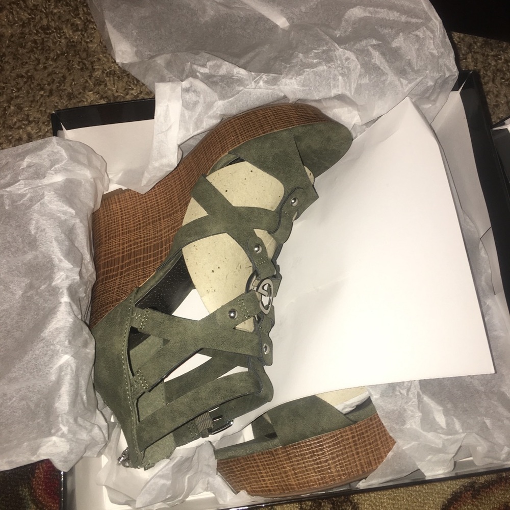 Guess wedge never worn!